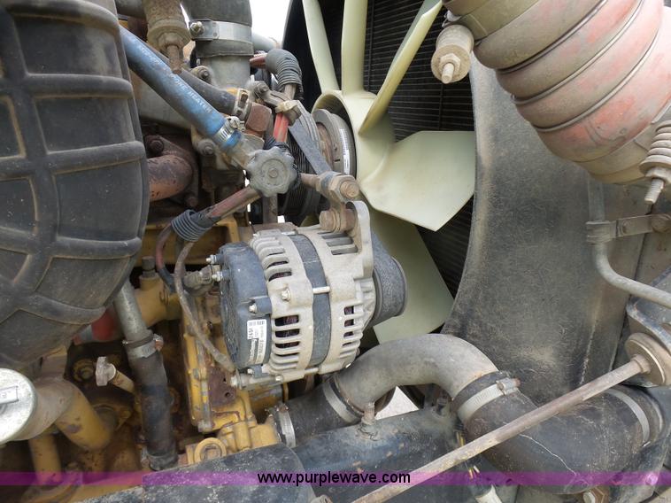 image for item J1649 1999 International 9200 semi truck