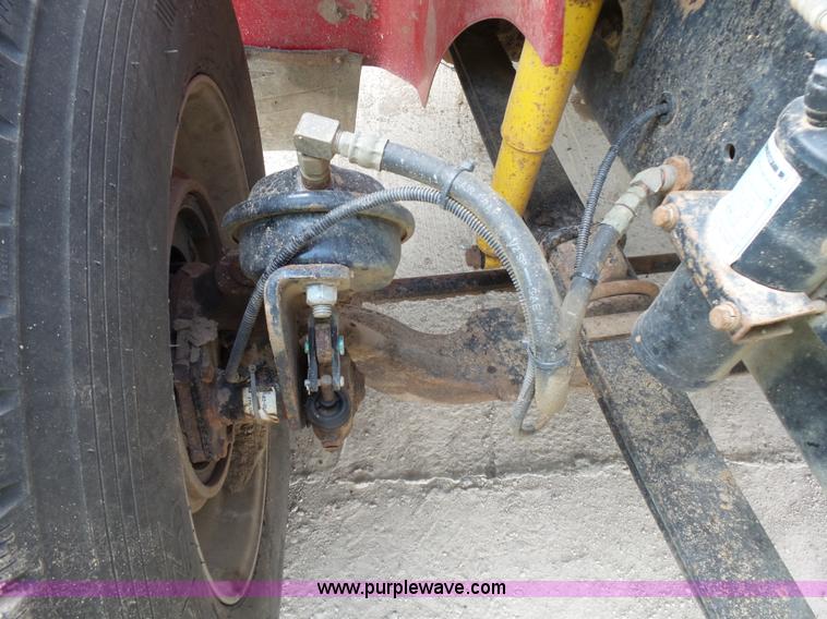 image for item J1649 1999 International 9200 semi truck