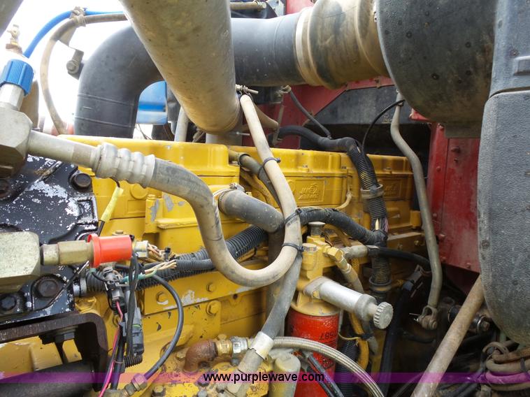 image for item J1650 1999 International 9200 semi truck