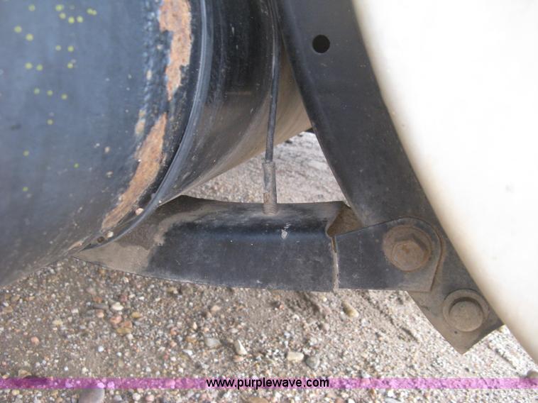 image for item J2753 2005 International Eagle 9400i semi truck