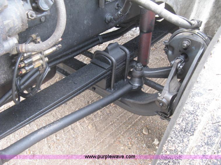 image for item J2754 2003 International Eagle 9400i semi truck