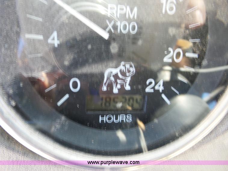 image for item J8739 2002 Mack RD688S semi truck