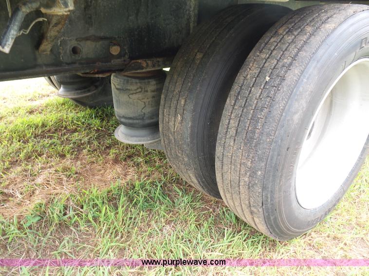 image for item K1608 2010 Fontaine drop deck equipment trailer