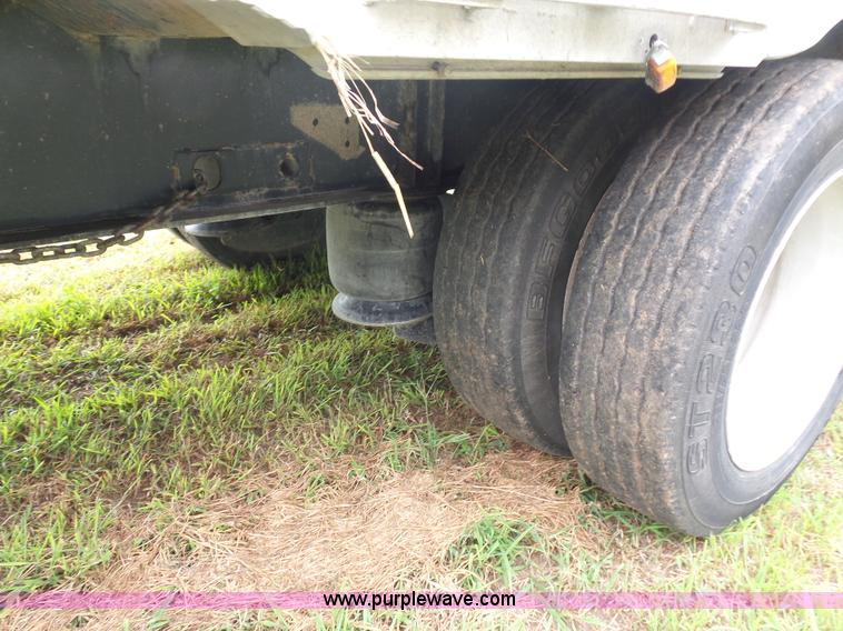 image for item K1608 2010 Fontaine drop deck equipment trailer