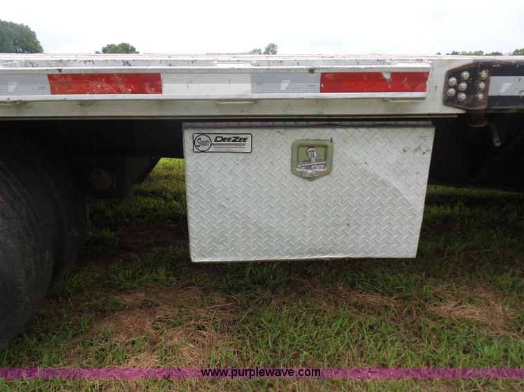 image for item K1608 2010 Fontaine drop deck equipment trailer