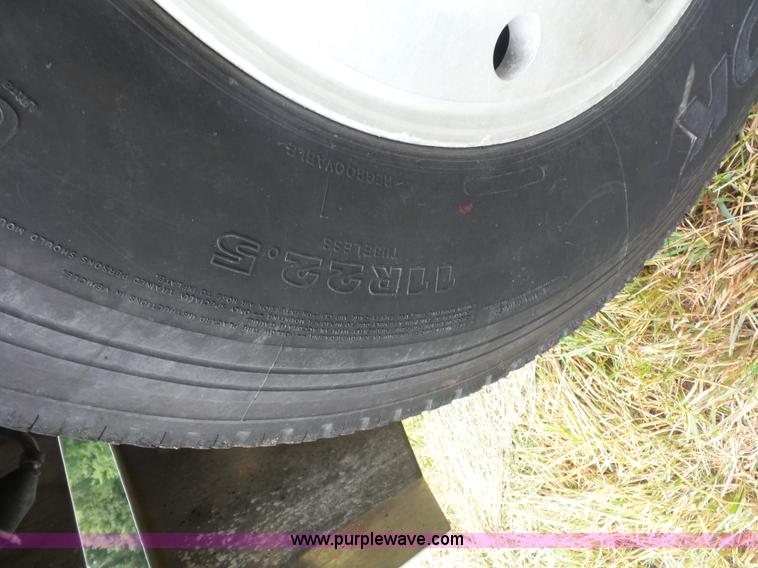 image for item K1613 1989 Freightliner FLA semi truck