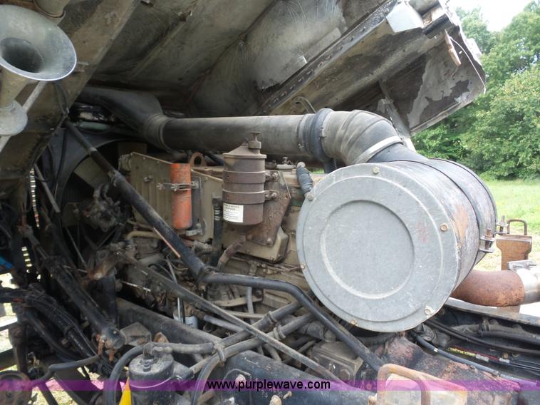 image for item K1613 1989 Freightliner FLA semi truck