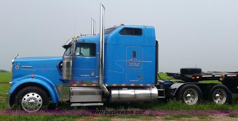 image for item K1685 1999 Kenworth W900 semi truck
