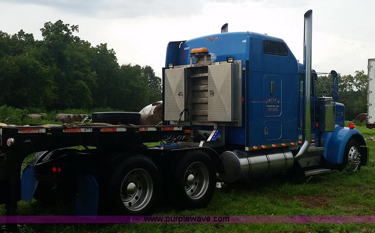 image for item K1685 1999 Kenworth W900 semi truck