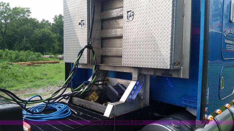 image for item K1685 1999 Kenworth W900 semi truck