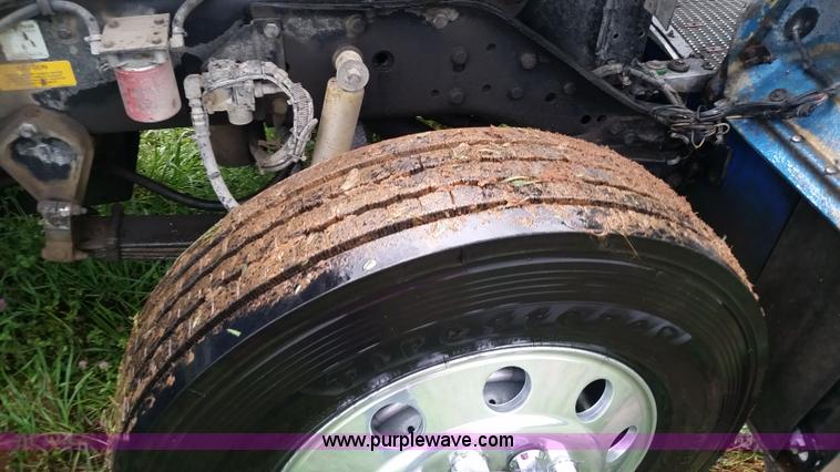 image for item K1685 1999 Kenworth W900 semi truck