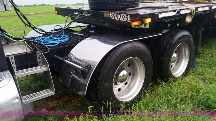 image for item K1685 1999 Kenworth W900 semi truck