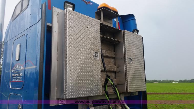 image for item K1685 1999 Kenworth W900 semi truck