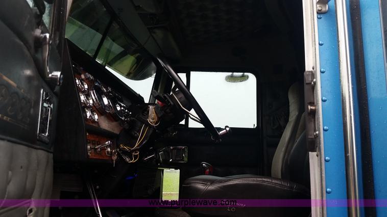 image for item K1685 1999 Kenworth W900 semi truck