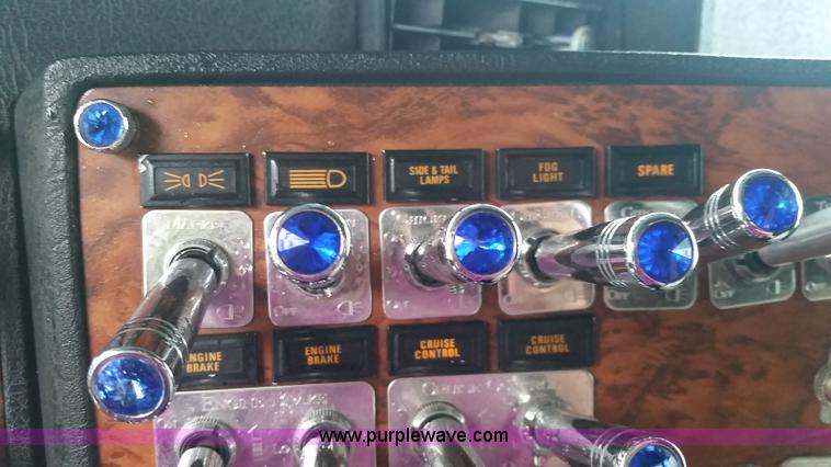 image for item K1685 1999 Kenworth W900 semi truck