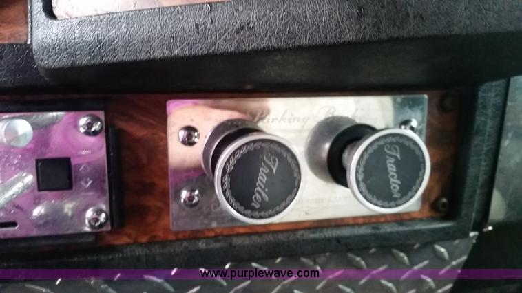 image for item K1685 1999 Kenworth W900 semi truck