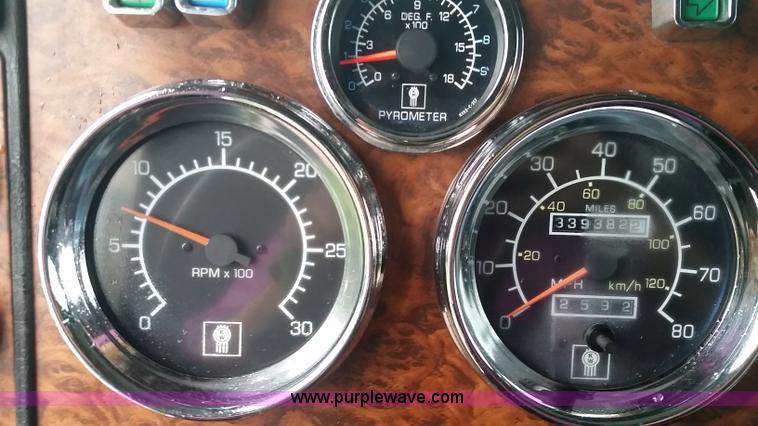 image for item K1685 1999 Kenworth W900 semi truck