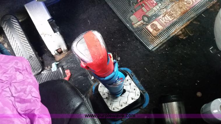 image for item K1685 1999 Kenworth W900 semi truck