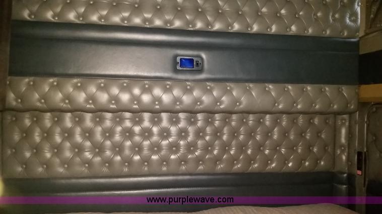 image for item K1685 1999 Kenworth W900 semi truck