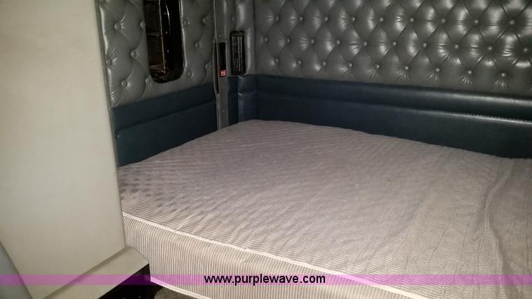 image for item K1685 1999 Kenworth W900 semi truck