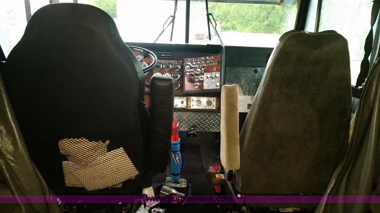 image for item K1685 1999 Kenworth W900 semi truck