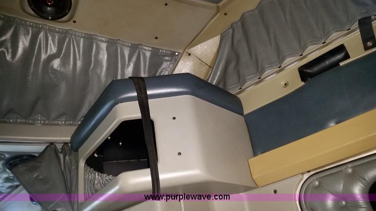 image for item K1685 1999 Kenworth W900 semi truck