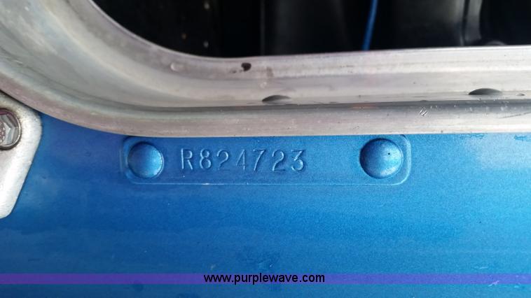 image for item K1685 1999 Kenworth W900 semi truck