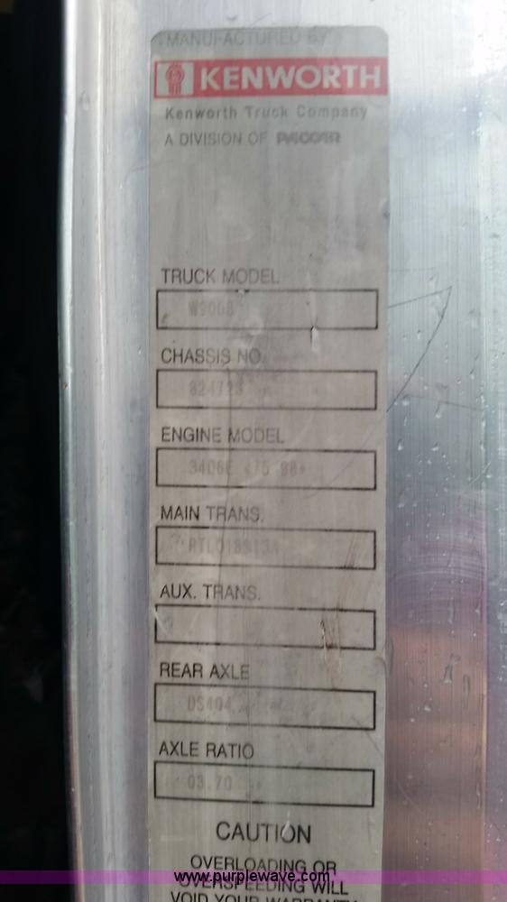 image for item K1685 1999 Kenworth W900 semi truck