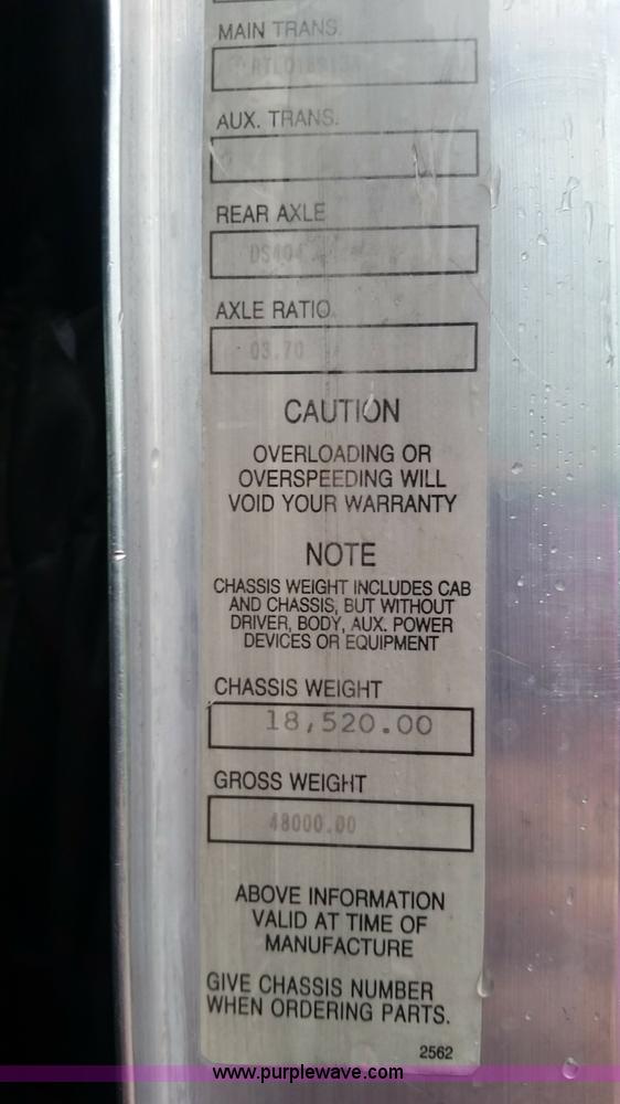 image for item K1685 1999 Kenworth W900 semi truck