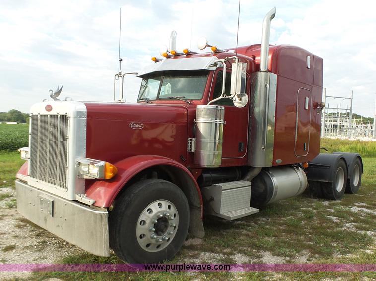 image for item K2151 2006 Peterbilt 379 semi truck
