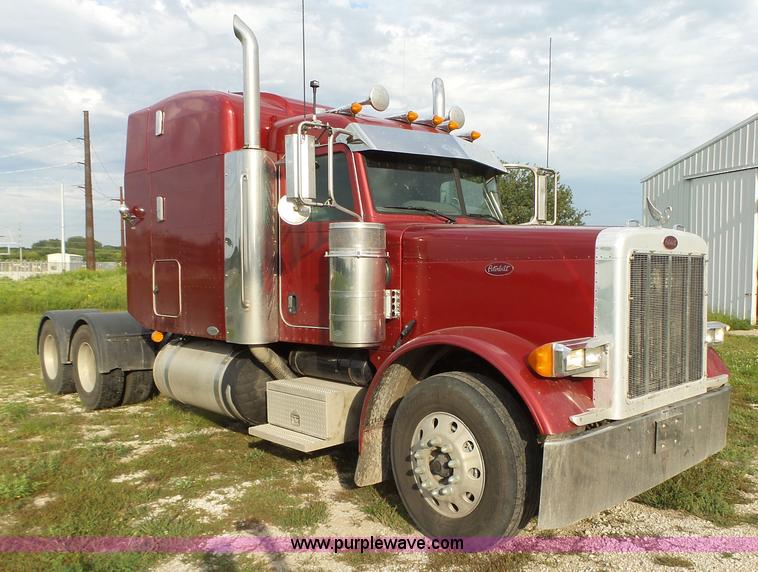image for item K2151 2006 Peterbilt 379 semi truck