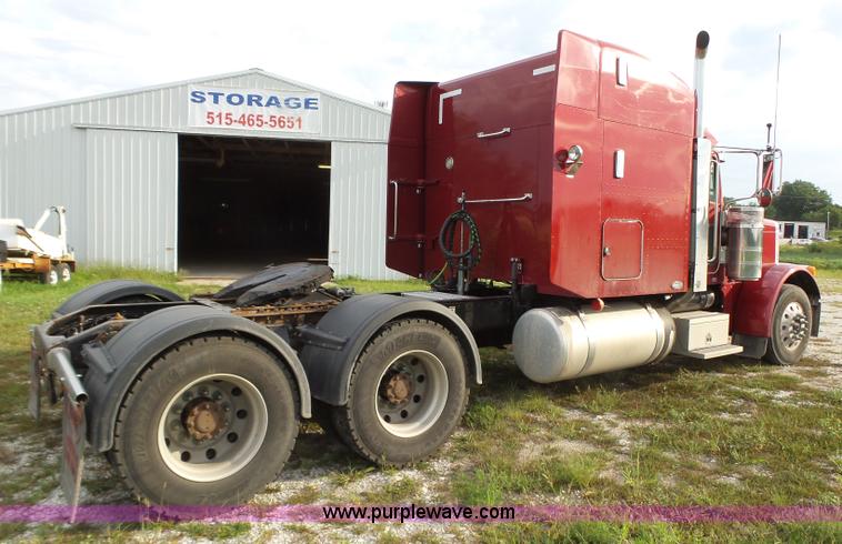 image for item K2151 2006 Peterbilt 379 semi truck