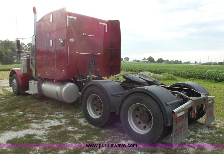 image for item K2151 2006 Peterbilt 379 semi truck