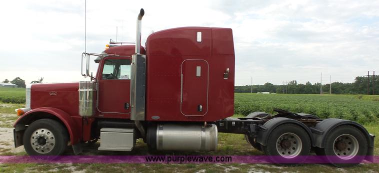 image for item K2151 2006 Peterbilt 379 semi truck