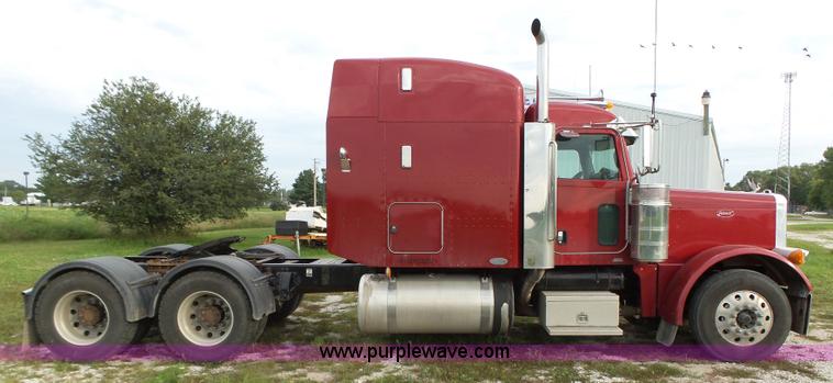 image for item K2151 2006 Peterbilt 379 semi truck