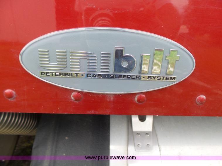 image for item K2151 2006 Peterbilt 379 semi truck