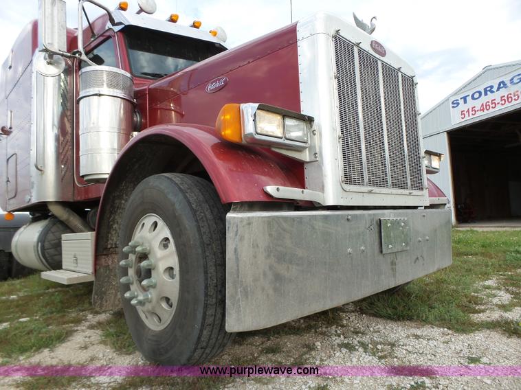 image for item K2151 2006 Peterbilt 379 semi truck