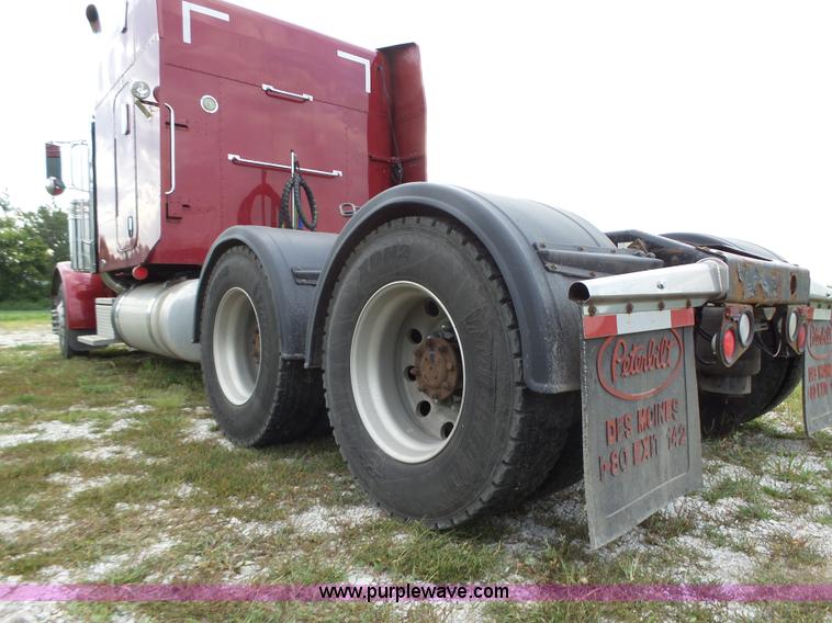 image for item K2151 2006 Peterbilt 379 semi truck