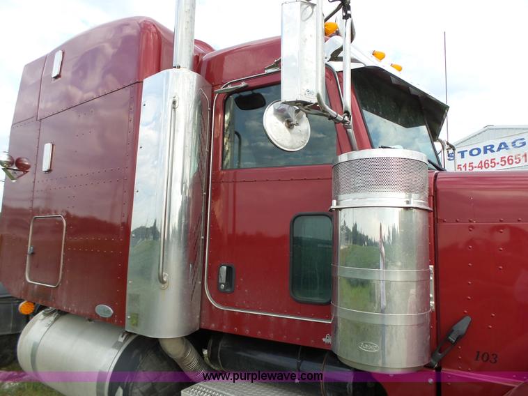 image for item K2151 2006 Peterbilt 379 semi truck