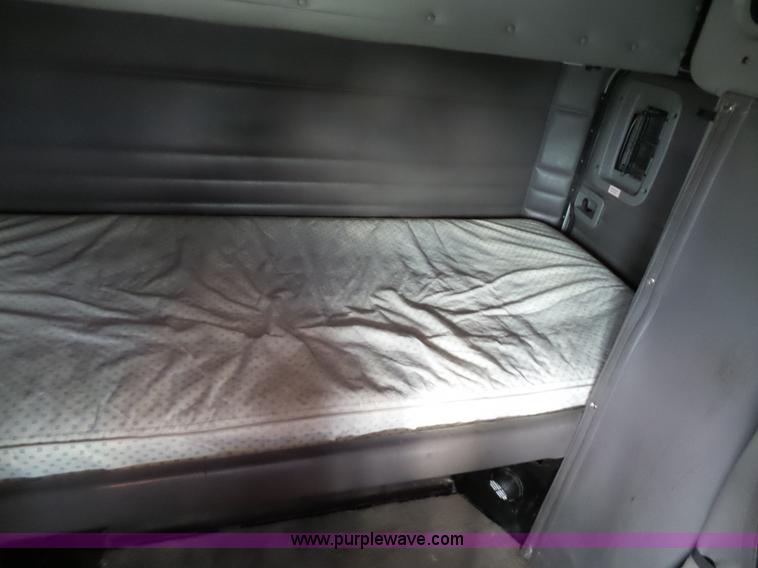 image for item K2151 2006 Peterbilt 379 semi truck