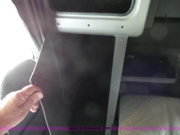 image for item K2151 2006 Peterbilt 379 semi truck