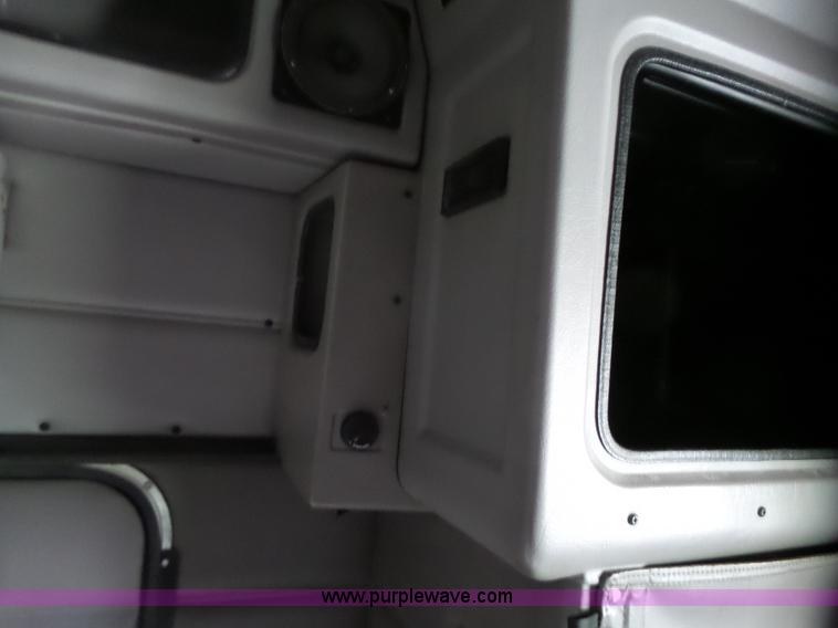 image for item K2151 2006 Peterbilt 379 semi truck