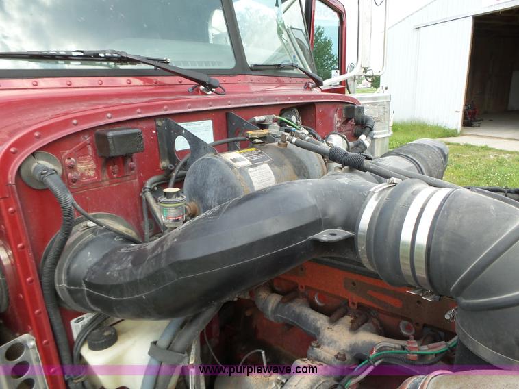 image for item K2151 2006 Peterbilt 379 semi truck