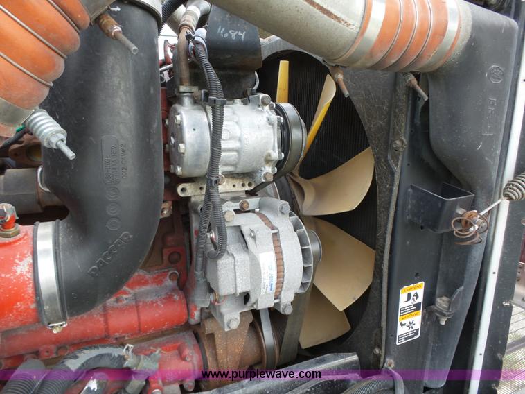 image for item K2151 2006 Peterbilt 379 semi truck