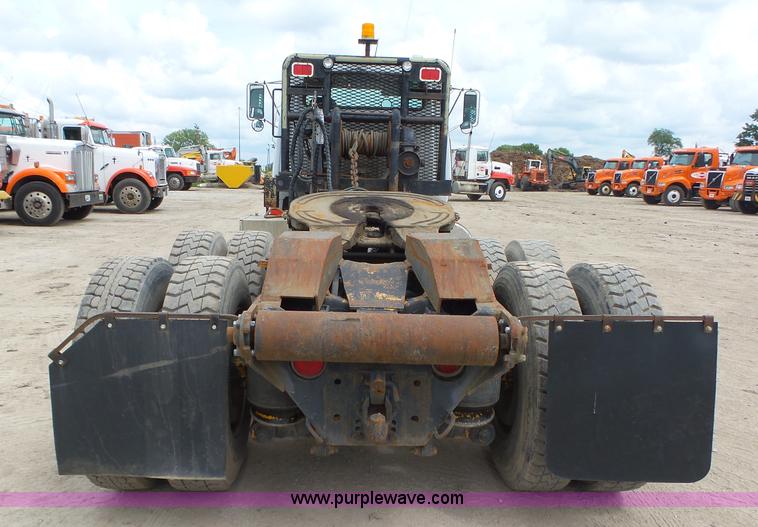 image for item K2166 1986 Ford LTL9000 semi truck