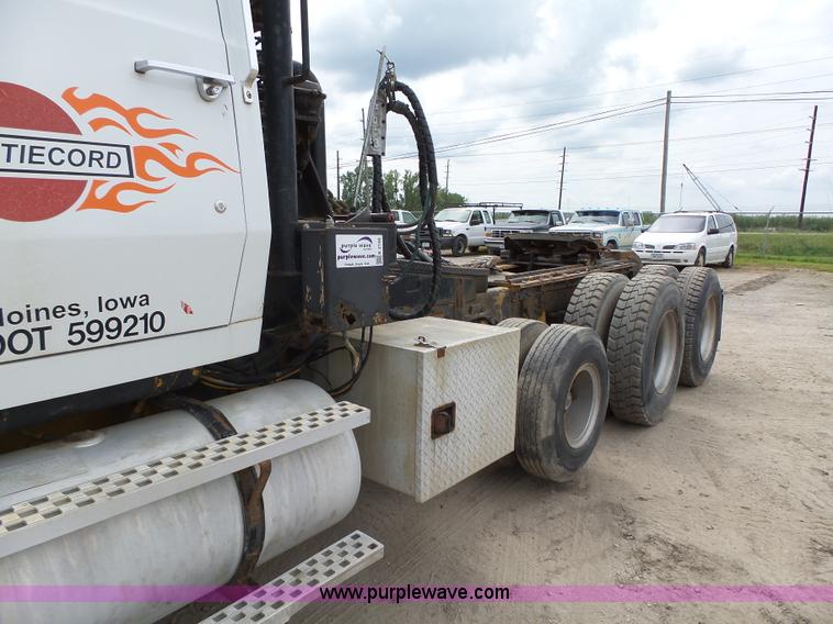 image for item K2166 1986 Ford LTL9000 semi truck