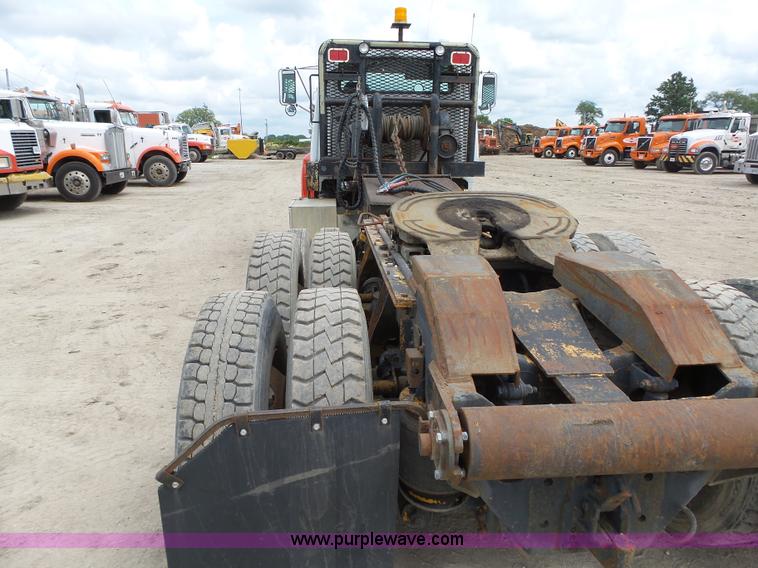 image for item K2166 1986 Ford LTL9000 semi truck