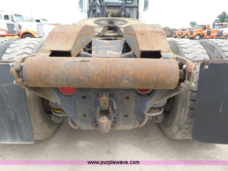 image for item K2166 1986 Ford LTL9000 semi truck