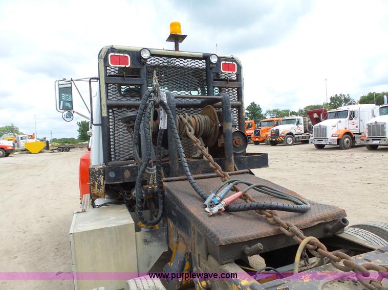 image for item K2166 1986 Ford LTL9000 semi truck