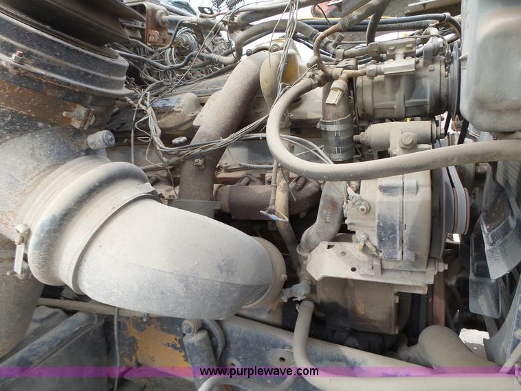 image for item K2166 1986 Ford LTL9000 semi truck